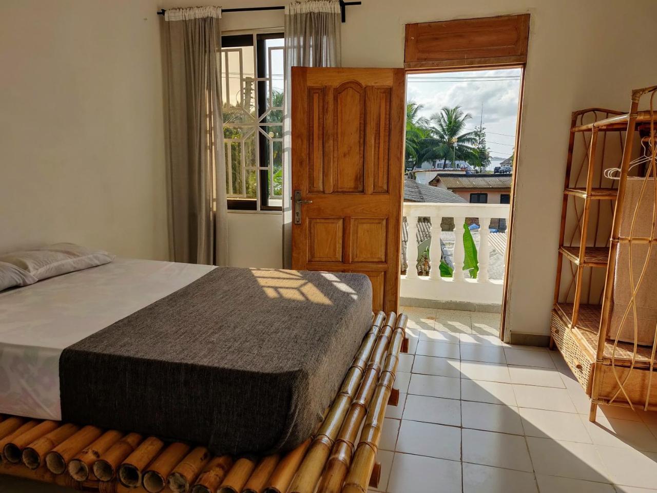 Serenity Haven Lodge Busua Exterior foto
